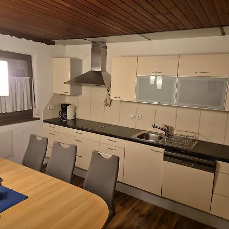 Mobers Alexander Lägenhet Hard